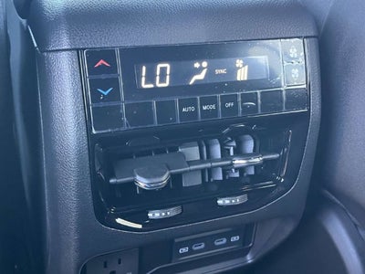 2027 Jeep Grand Cherokee Laredo Altitude