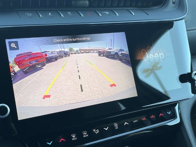 2027 Jeep Grand Cherokee Laredo Altitude