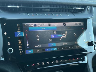2027 Jeep Grand Cherokee Laredo Altitude