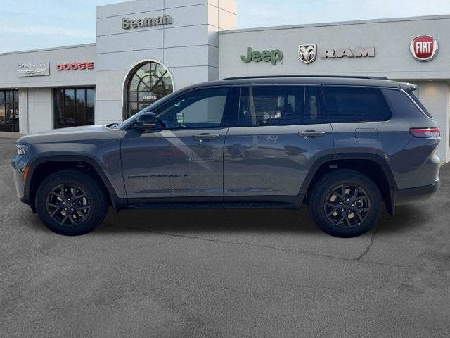 2027 Jeep Grand Cherokee Laredo Altitude