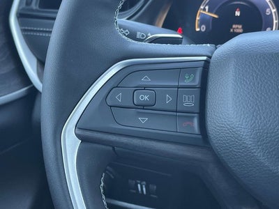 2027 Jeep Grand Cherokee Laredo Altitude