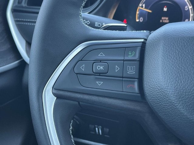 2027 Jeep Grand Cherokee Laredo Altitude