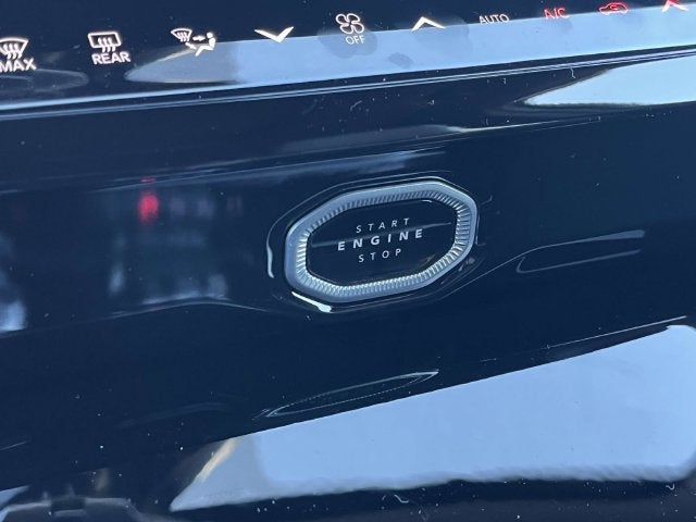 2027 Jeep Grand Cherokee Laredo Altitude