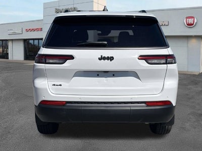 2027 Jeep Grand Cherokee Laredo Altitude
