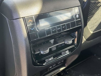2027 Jeep Grand Cherokee Laredo Altitude