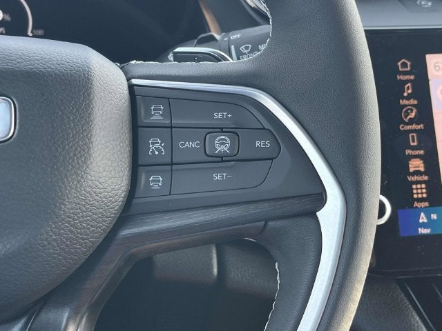 2027 Jeep Grand Cherokee Laredo Altitude