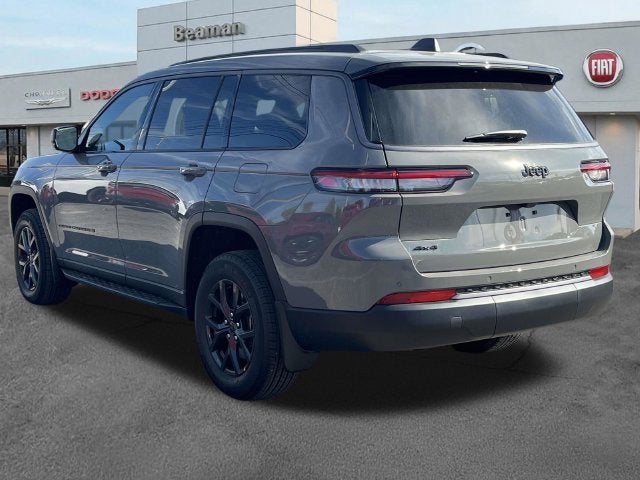 2027 Jeep Grand Cherokee Laredo Altitude