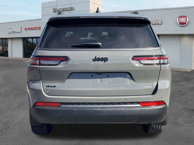 2027 Jeep Grand Cherokee Laredo Altitude