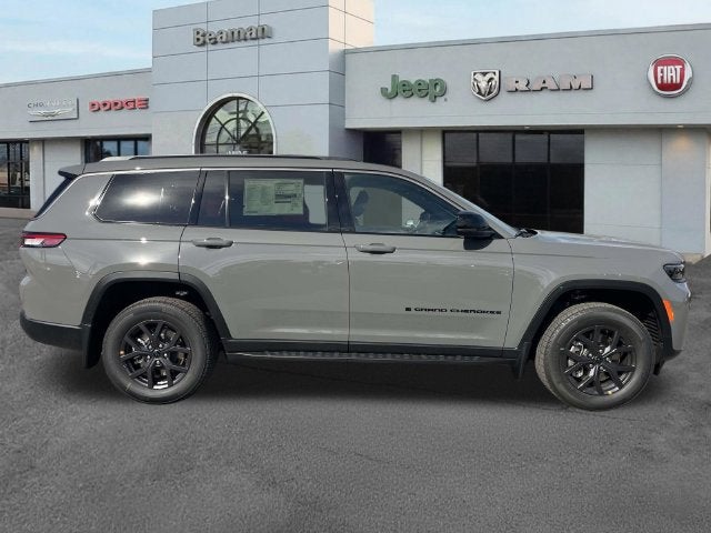 2027 Jeep Grand Cherokee Laredo Altitude