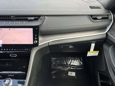 2027 Jeep Grand Cherokee Laredo Altitude