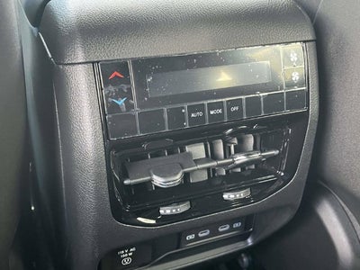 2027 Jeep Grand Cherokee Laredo Altitude