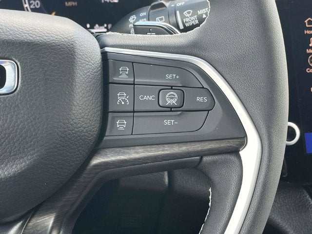 2027 Jeep Grand Cherokee Laredo Altitude