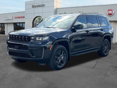 2027 Jeep Grand Cherokee Laredo Altitude