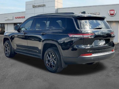 2027 Jeep Grand Cherokee Laredo Altitude