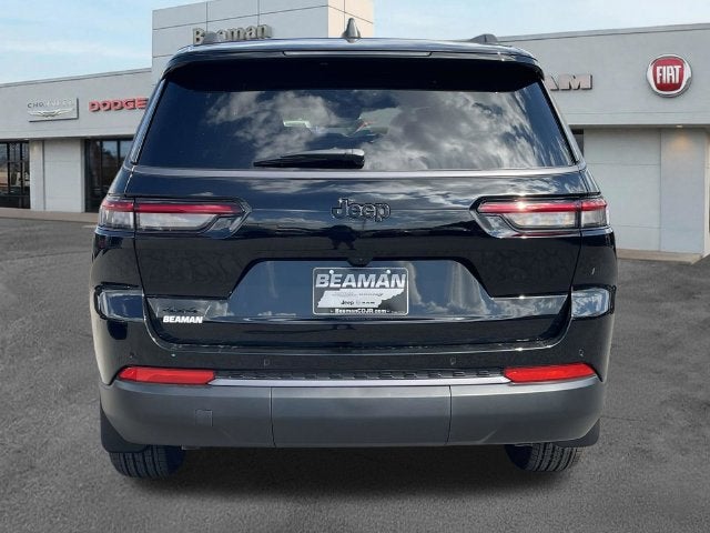 2027 Jeep Grand Cherokee Laredo Altitude