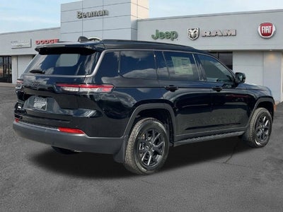 2027 Jeep Grand Cherokee Laredo Altitude