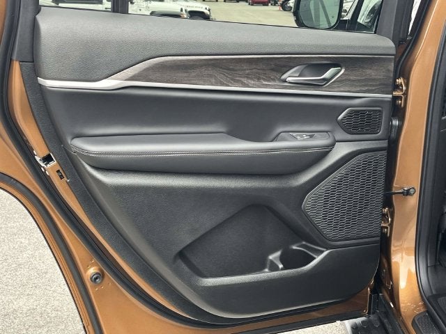 2027 Jeep Grand Cherokee Limited