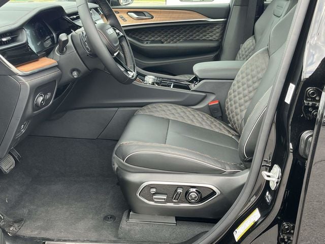 2026 Jeep Grand Cherokee Summit