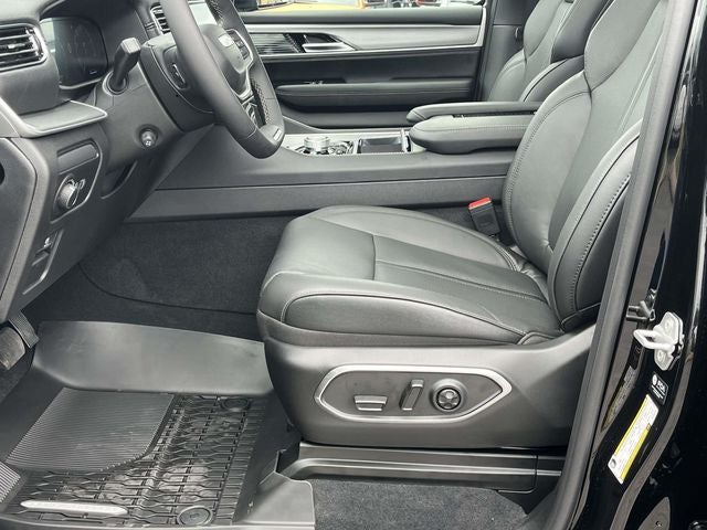 2026 Jeep Grand Wagoneer Base