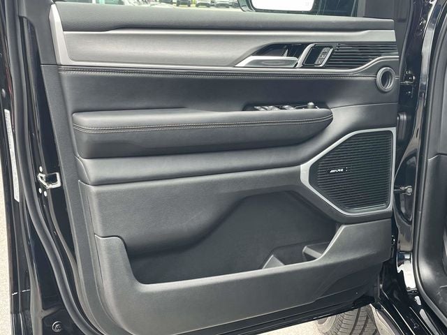 2026 Jeep Grand Wagoneer Base