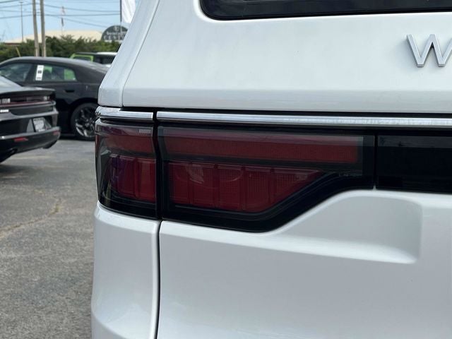 2024 Jeep Wagoneer L Base