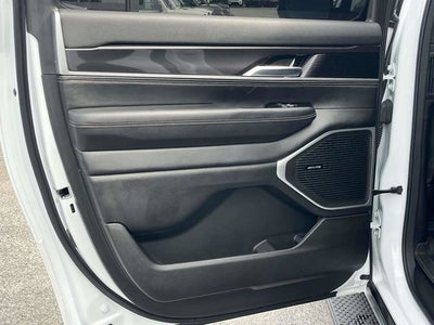 2024 Jeep Wagoneer L Base