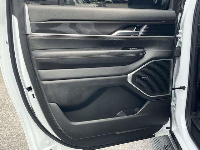 2024 Jeep Wagoneer L Base