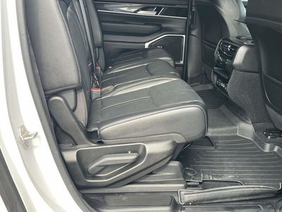 2024 Jeep Wagoneer L Base