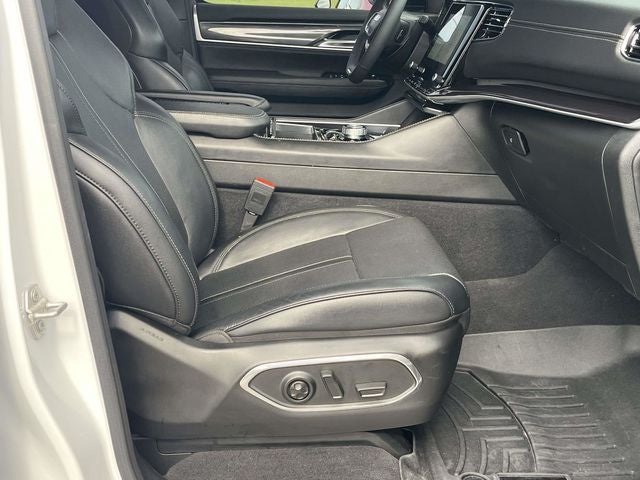 2024 Jeep Wagoneer L Base