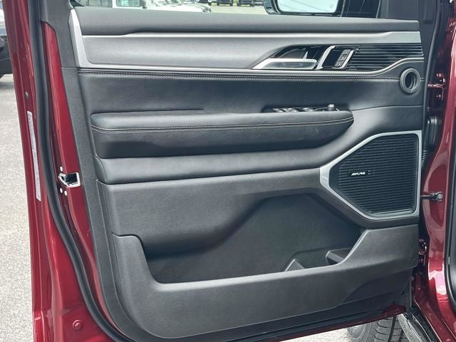 2026 Jeep Grand Wagoneer Base