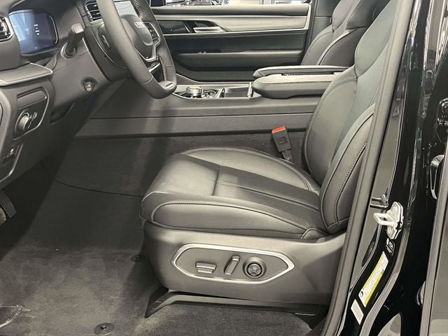 2026 Jeep Grand Wagoneer Base