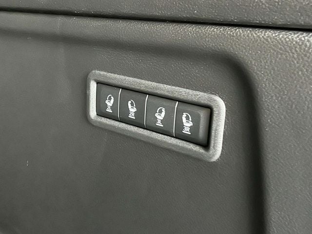 2026 Jeep Grand Wagoneer Base