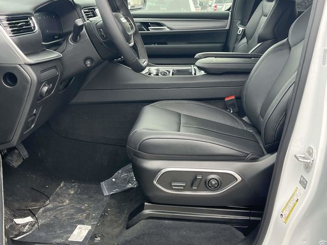 2026 Jeep Grand Wagoneer Base