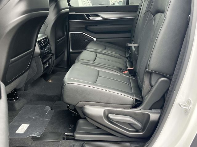 2026 Jeep Grand Wagoneer Base