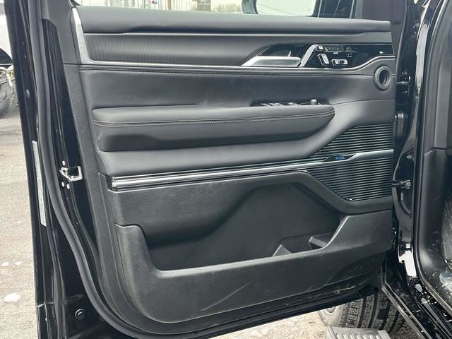 2026 Jeep Grand Wagoneer Base