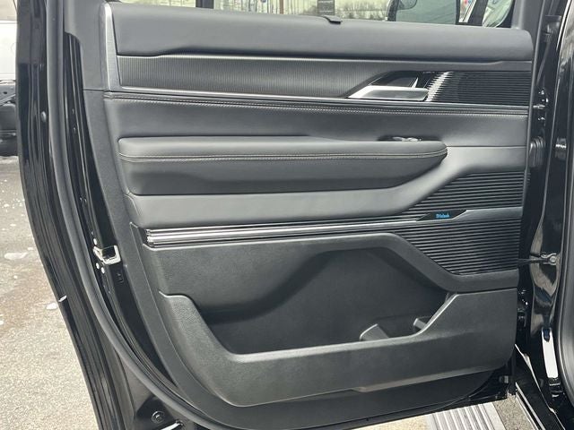 2026 Jeep Grand Wagoneer Base