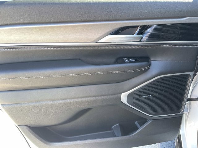 2027 Jeep Grand Wagoneer Upland