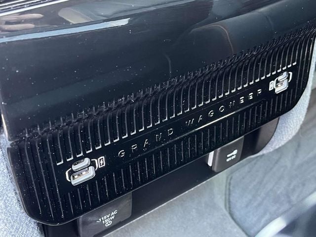 2022 Jeep Grand Wagoneer Series II