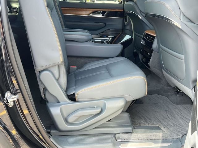 2022 Jeep Grand Wagoneer Series II