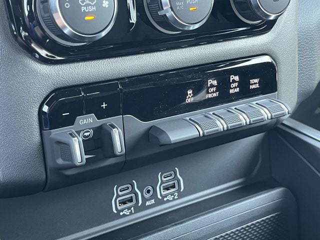2027 RAM Ram 1500 Big Horn/Lone Star