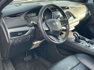 2023 Cadillac XT4 Premium Luxury