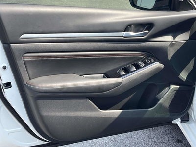 2023 Nissan Altima 2.0 SR