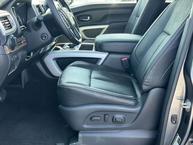 2019 Nissan TITAN SL
