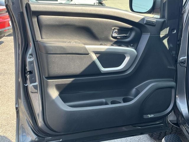 2019 Nissan TITAN SL