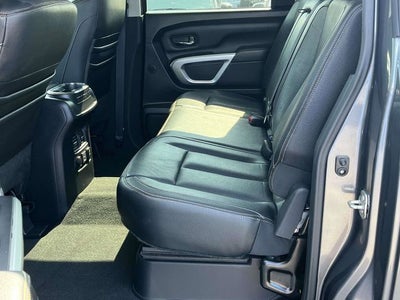 2019 Nissan TITAN SL