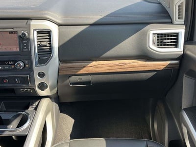 2019 Nissan TITAN SL