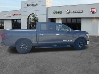 2019 Nissan TITAN SL