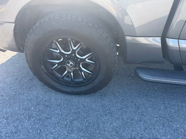 2019 Nissan TITAN SL