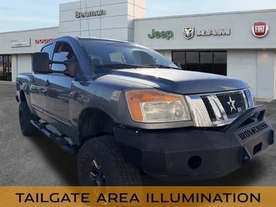 2014 Nissan Titan SV