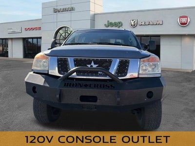 2014 Nissan Titan SV